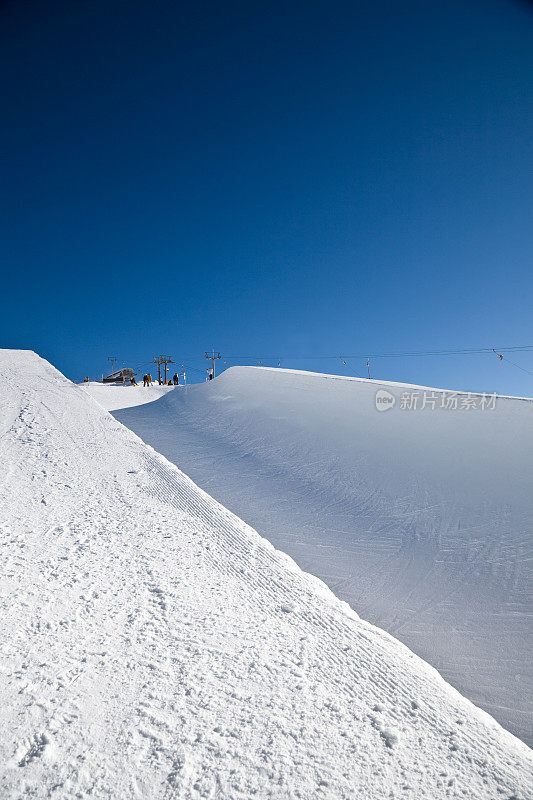 雪halfpipe