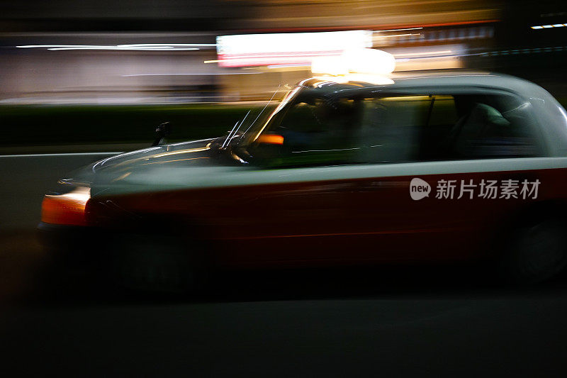 晚上的京都出租车