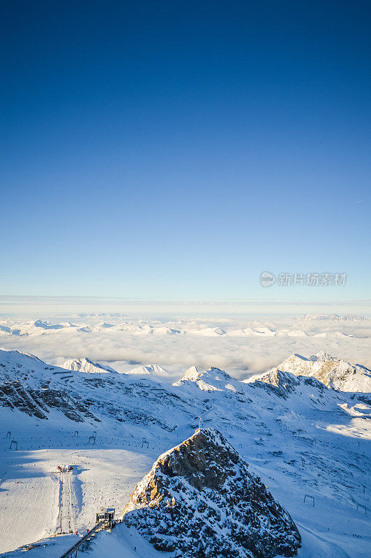 阿尔卑斯山的滑雪坡