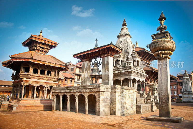 尼泊尔巴德岗杜巴广场的庙宇。
