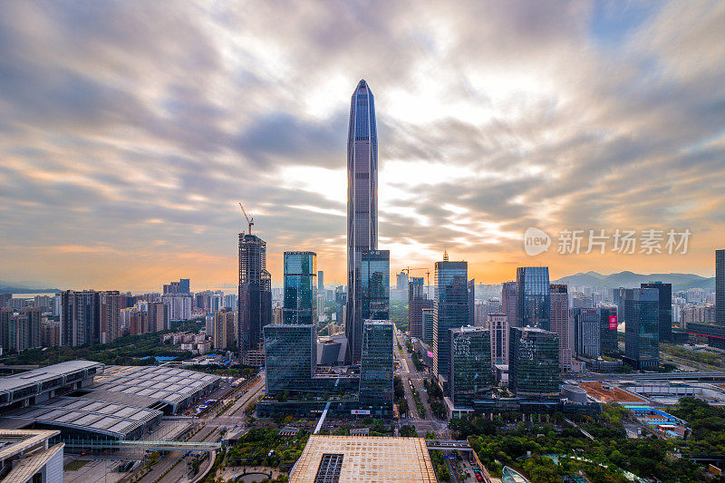 深圳市中心的摩天大楼和天际线