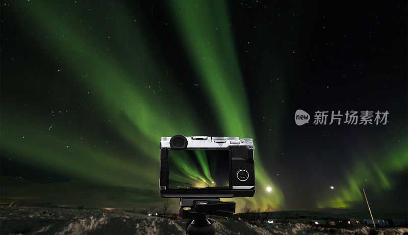 在冰岛拍摄令人惊叹的美丽自然景观北极光