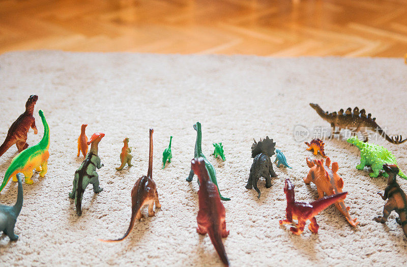 恐龙玩具