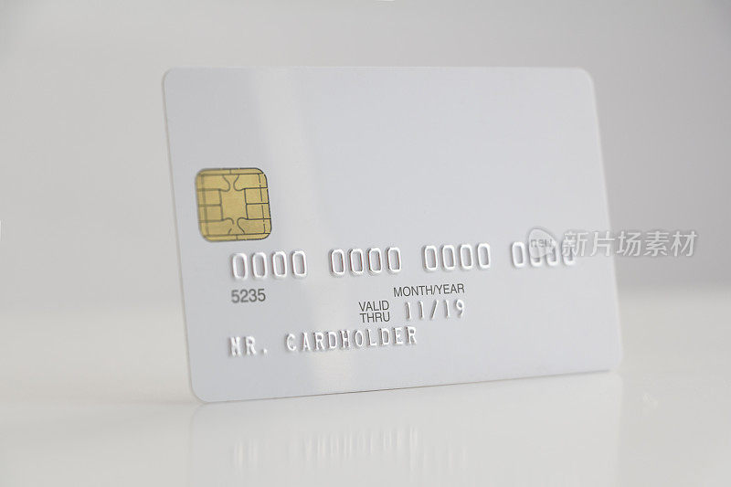 白色背景的白色信用卡