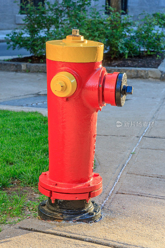 鲜红的消防栓