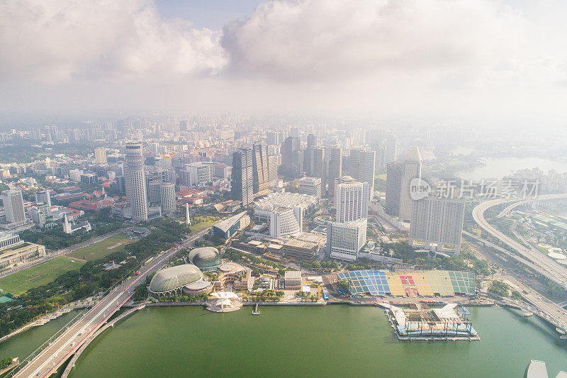 空中视野的城市天际线在新加坡市中心CBD中心