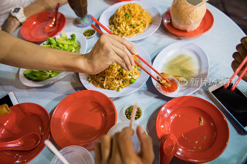 亚洲夜市上的食物