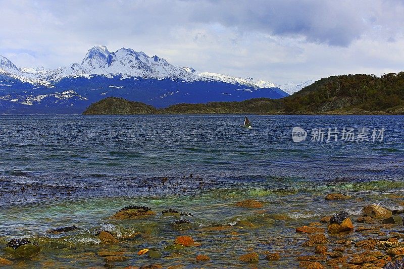 比格尔海峡湾和安第斯雪山，乌斯怀亚-火地岛