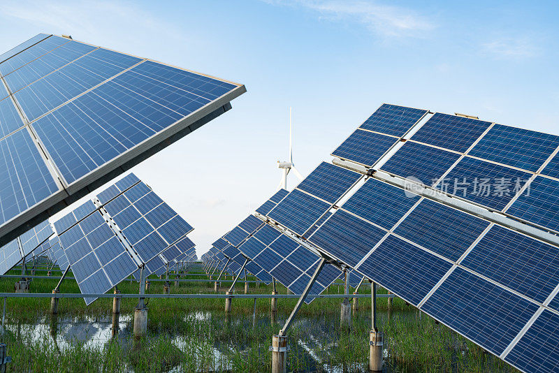太阳能板和风能，自然界的清洁能源