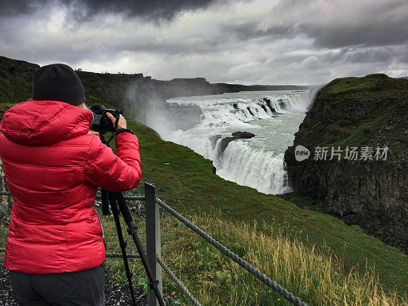 冰岛Gullfoss瀑布的摄影师