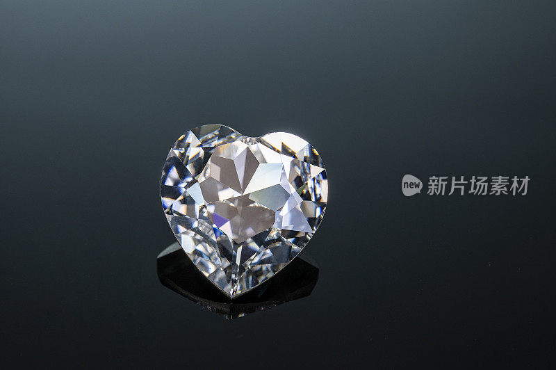 爱心形状的钻石