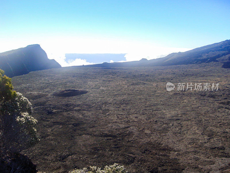 留尼汪岛。火炉壁