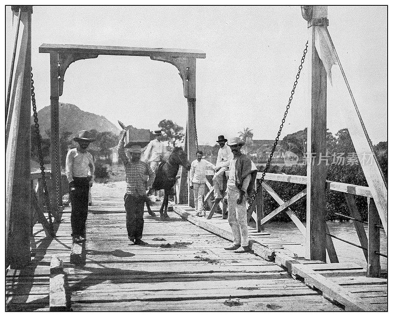 古色古香的黑白照片:新赫罗纳桥，尤文图岛(前松树岛)