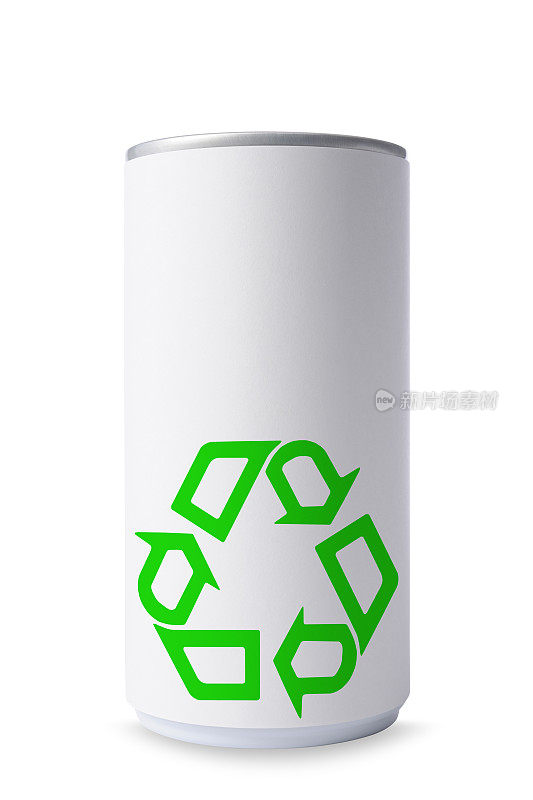白色背景上有绿色回收标志的空白饮料罐的孤立镜头