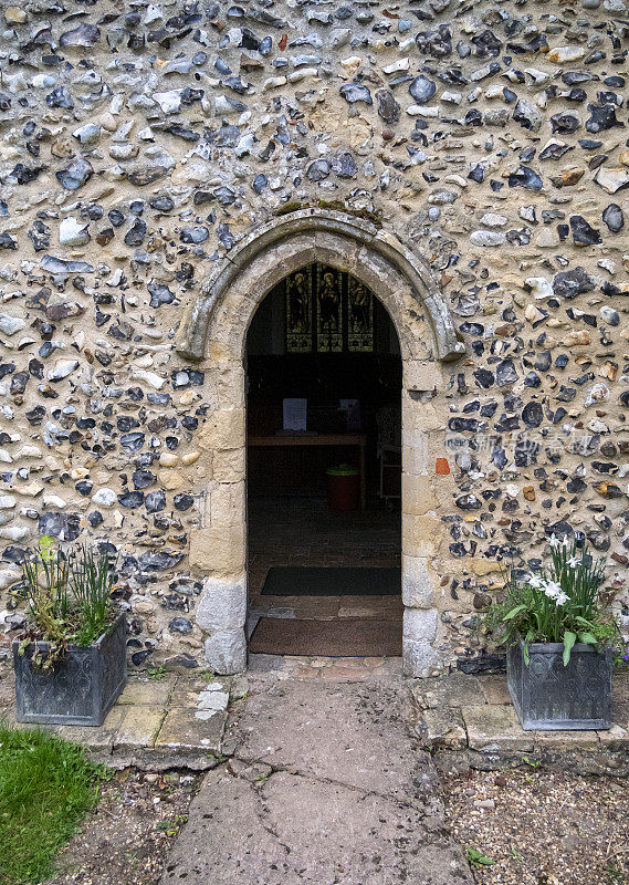 小教堂门口