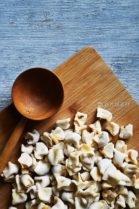 生曼蒂，土耳其饺子