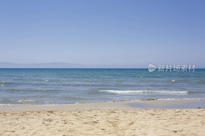 卡米尼亚海滩