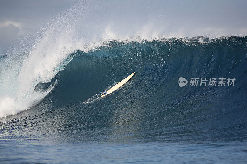 斐济波浪和冲浪板