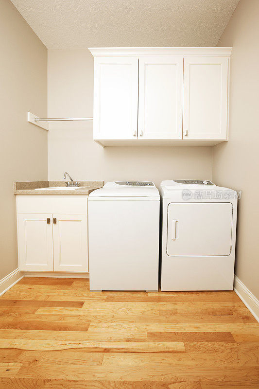 新屋洗衣房与传统洗衣机和烘干机