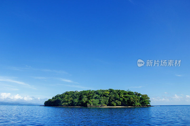斐济塔韦乌尼海岸外的一个小岛