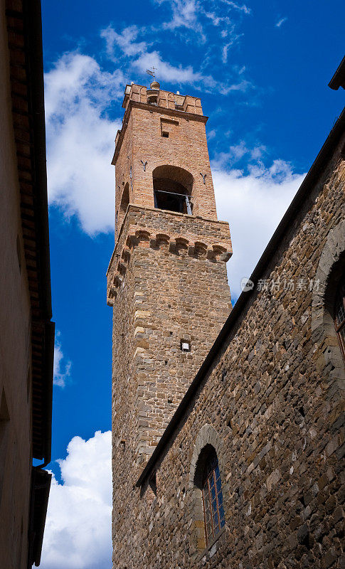 托斯卡纳蒙塔尔奇诺的普里奥里宫钟楼