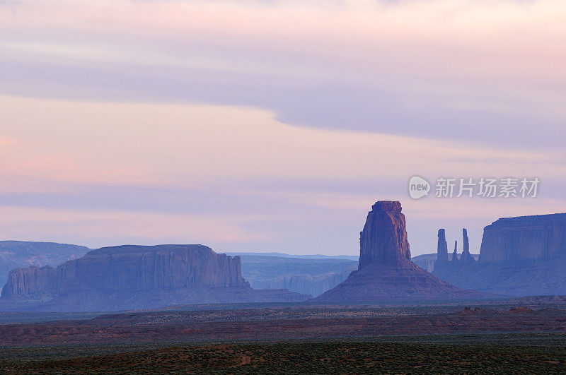 纪念碑谷日落景观，犹他州，亚利桑那州，美国