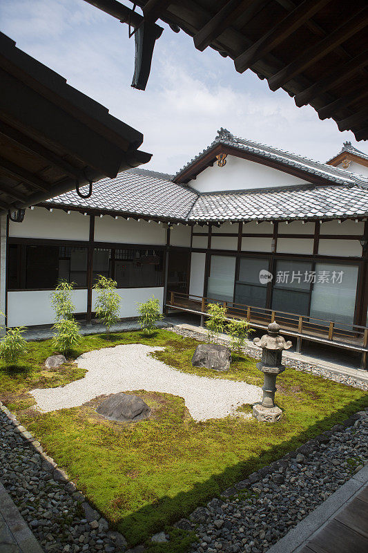 日本京都百库曼本细寺的禅宗花园