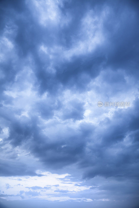 暴风雨的天空