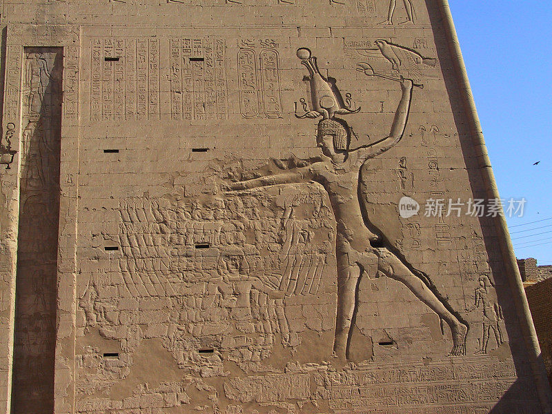 埃及Edfu。托勒密神庙荷鲁斯的拉美西斯浮雕。