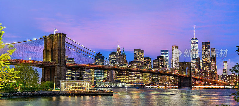 日落时分的布鲁克林大桥和曼哈顿——美国纽约