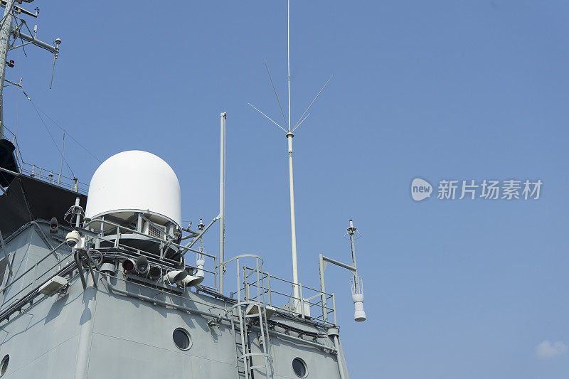 雷达在战舰的顶部