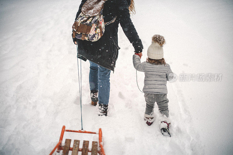 雪中的聚会时间