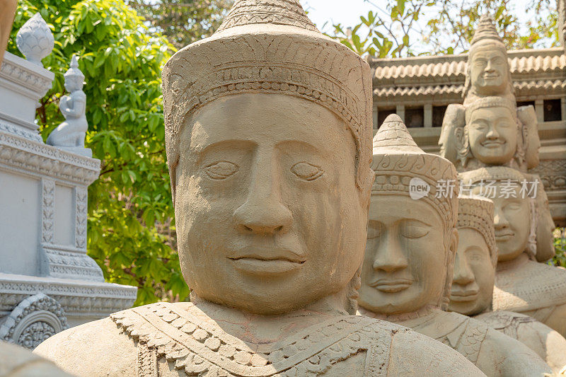 柬埔寨暹粒Khnat佛教寺庙的雕像