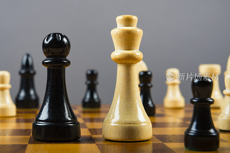 国际象棋国王和王后