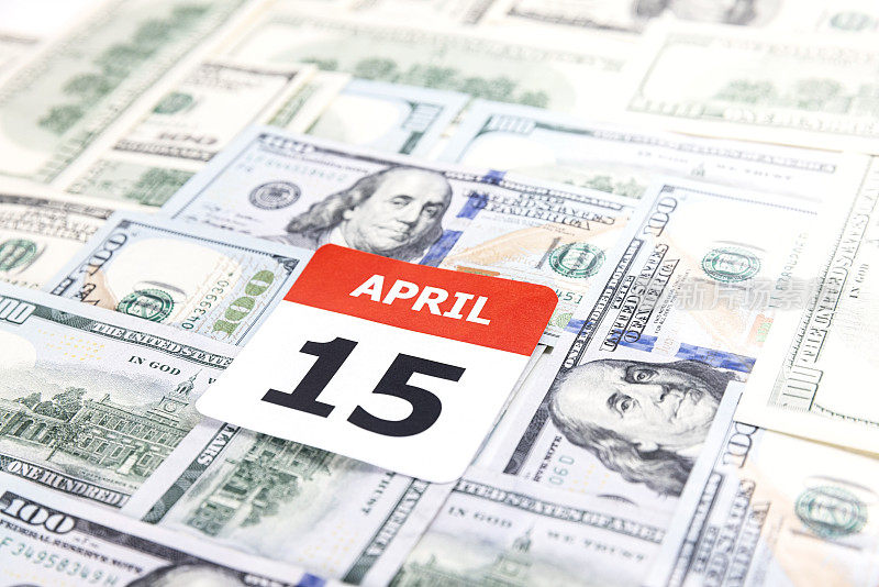 日历日期4月18日-美国纳税日-美元货币背景
