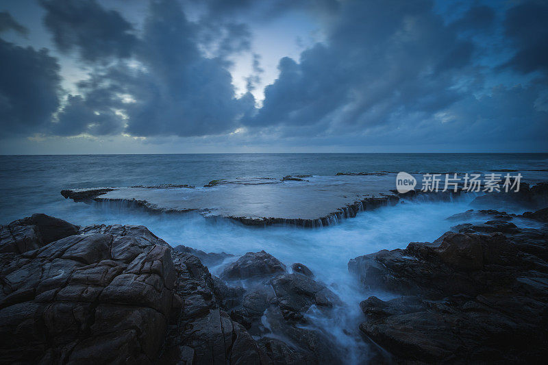 浪在雷洞