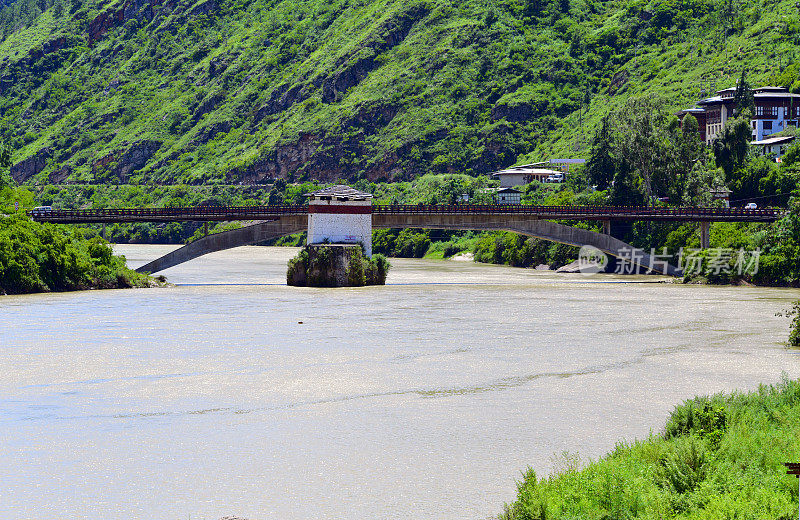 普那曾楚河和旺度赞桥，服务于不丹旺度普度宗