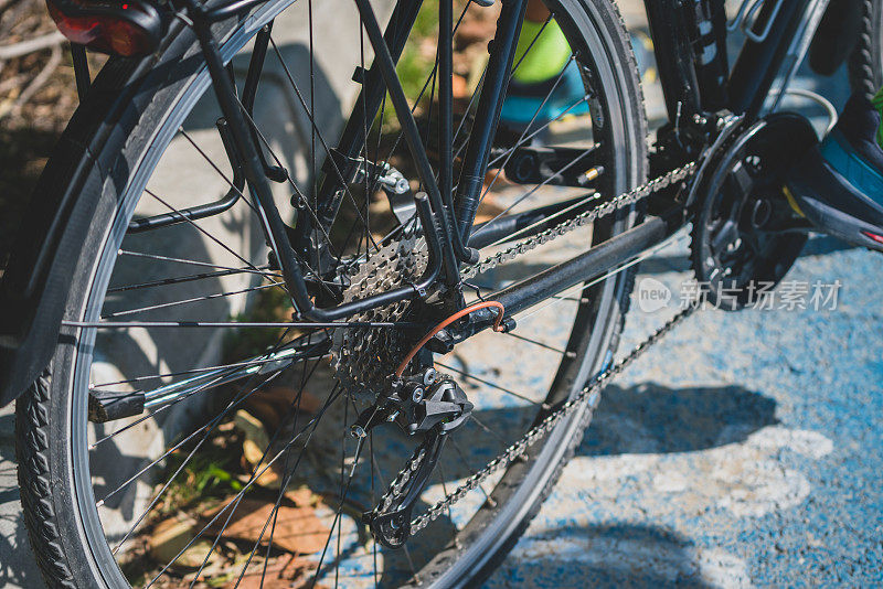 自行车齿轮和后变速器的选择性聚焦