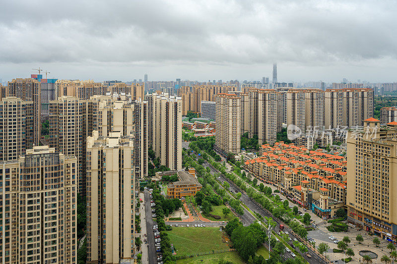 成都的住宅里，阴天的天气