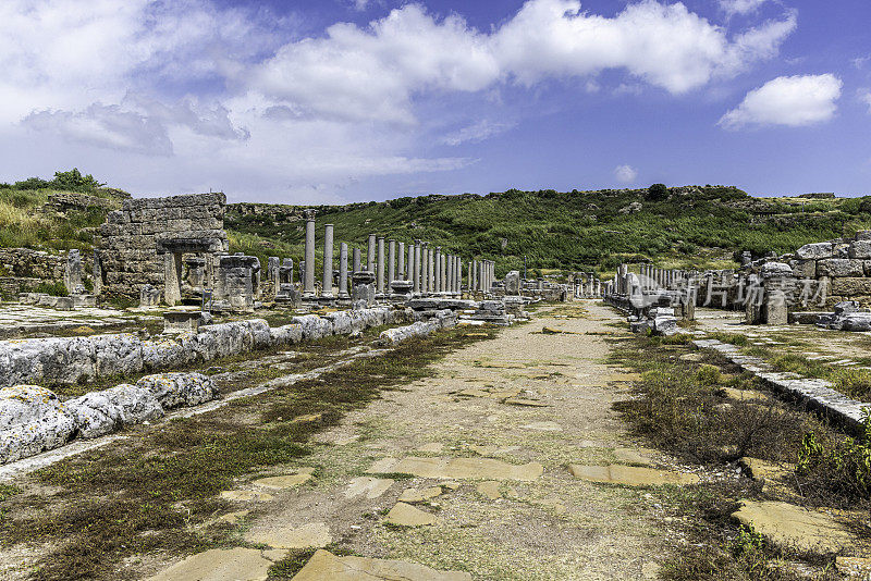 佩尔格古城遗址。公元前7世纪的希腊殖民地，公元前334年被波斯人和亚历山大大帝征服。安塔利亚土耳其。