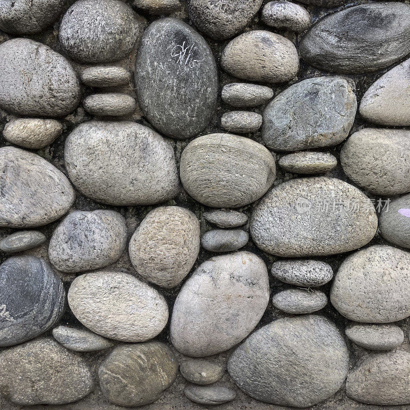 用石头砌的墙