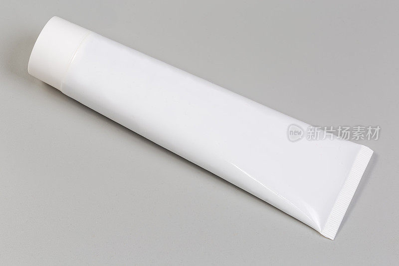 白色塑料管牙膏或其他卫生保健产品