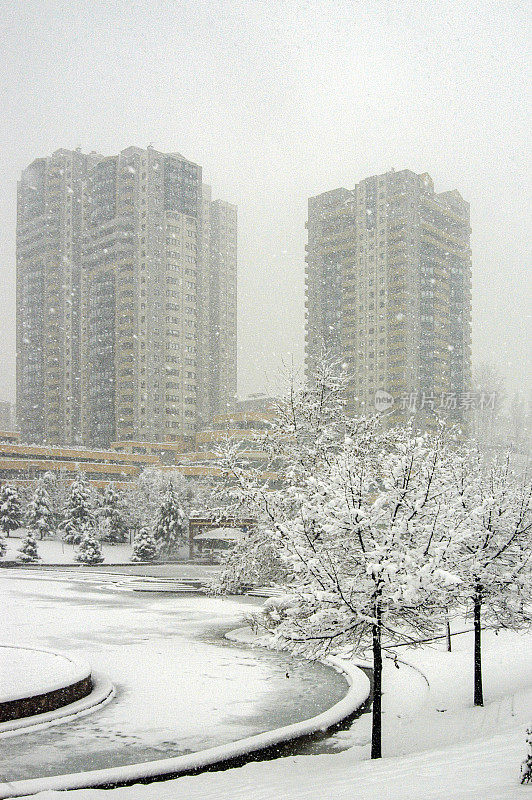 迪克门山谷的降雪