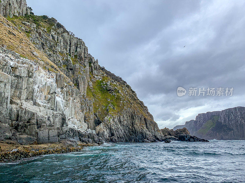 霍伊角，鹰颈海岸悬崖景观塔斯曼国家公园保护区，亚瑟港，塔斯马尼亚，澳大利亚