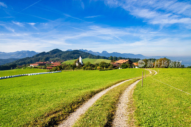 德国上巴伐利亚Chiemgau地区Samerberg的Steinkirchen