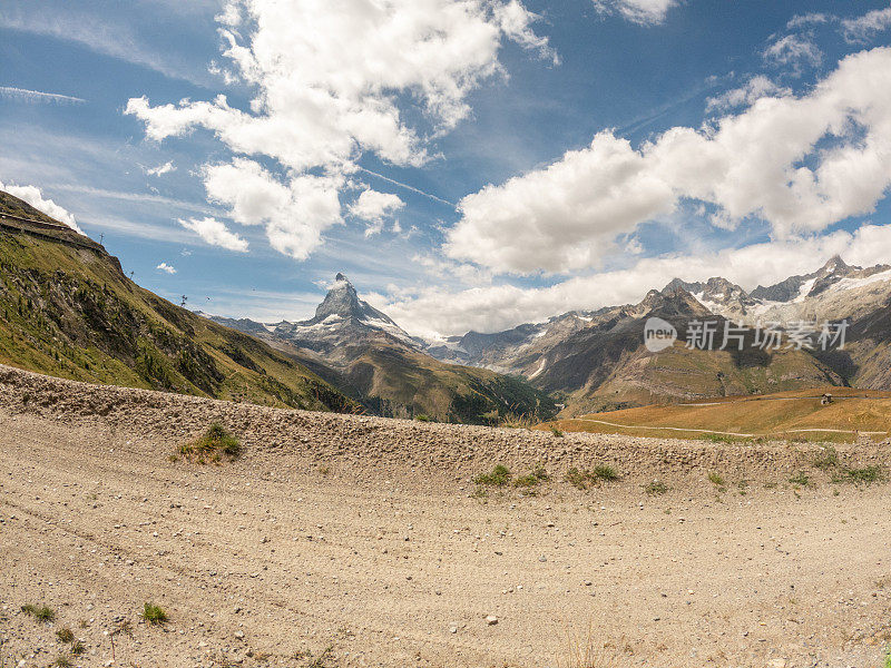瑞士采尔马特著名的马特洪峰