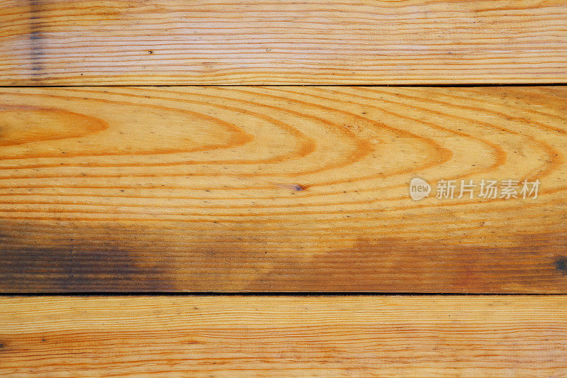 木材纹理背景。切片风化活松木板。Flatlay