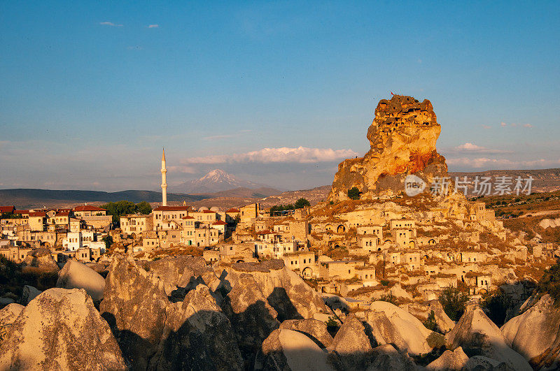 Ortahisar城堡和Erciyes山
