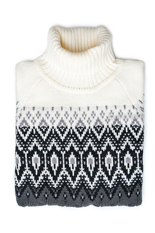 在白色背景上孤立的折叠针织毛衣