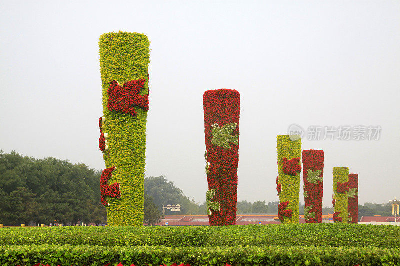 北京天安门广场的花图腾柱
